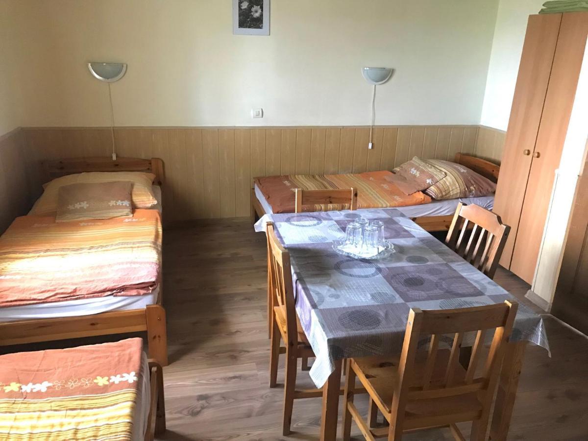 Convoy Panzió Acomodação com café da manhã Szajol Exterior foto